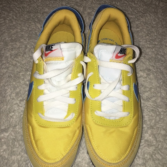 Nike - Picture 3 of 11